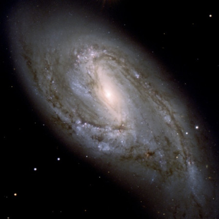 M066 - Spirální galaxie v souhvězdí Lva