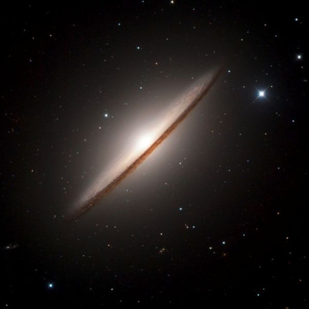M104 - Spirální galaxie „Sombrero” v souhvězdí Panny