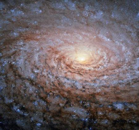 M063 - Spirální galaxie Slunečnice v souhvězdí Honicích psů