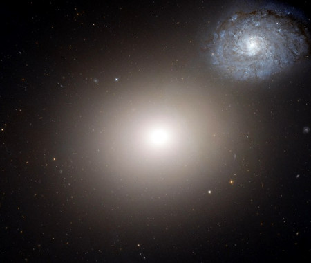 M060 - Eliptická galaxie v souhvězdí Panny