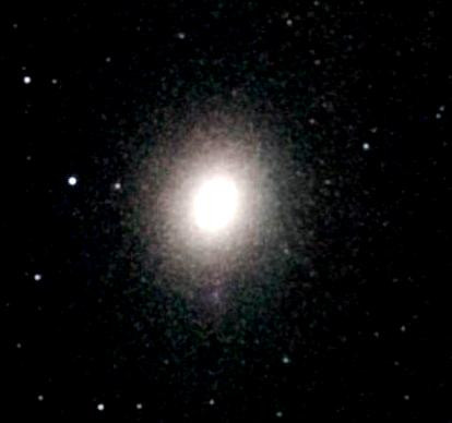M032 - Trpasličí eliptická galaxie v souhvězdí Andromedy